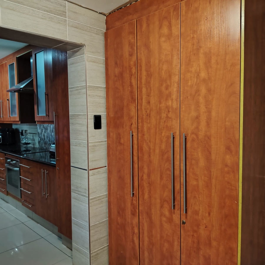 6 Bedroom Property for Sale in Haven Hills Eastern Cape